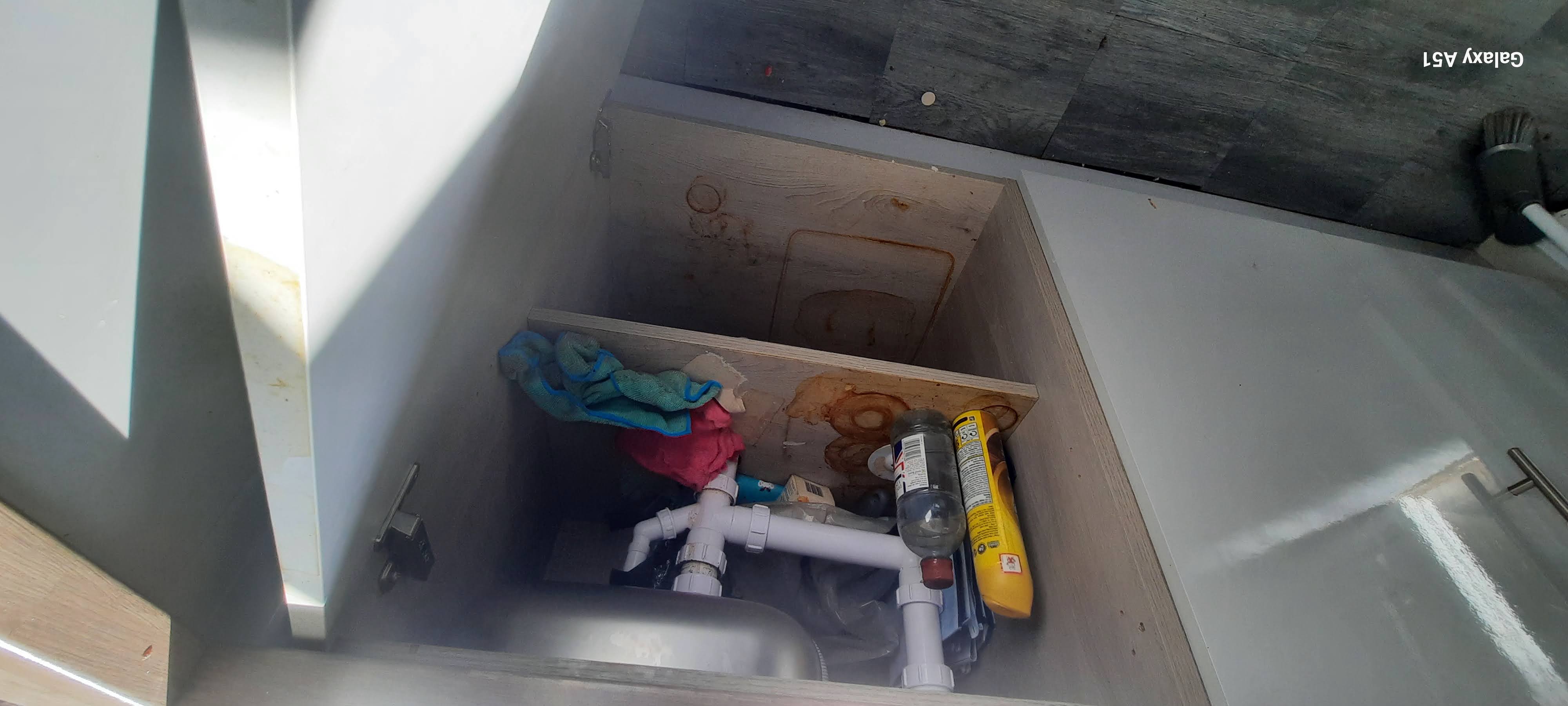 Before – Kitchen cupbaords